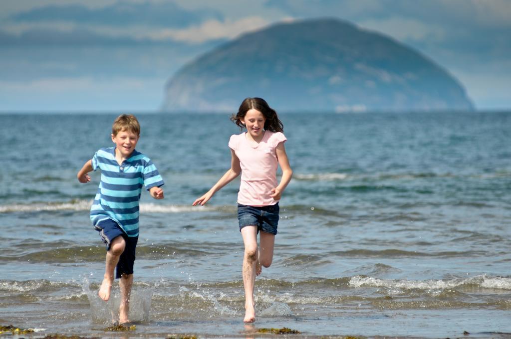 Woodland Bay Hotel Girvan Esterno foto